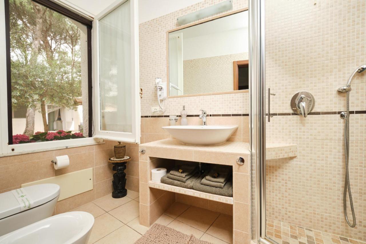Double or Twin Room Private External Bathroom,1758554508:JPEG