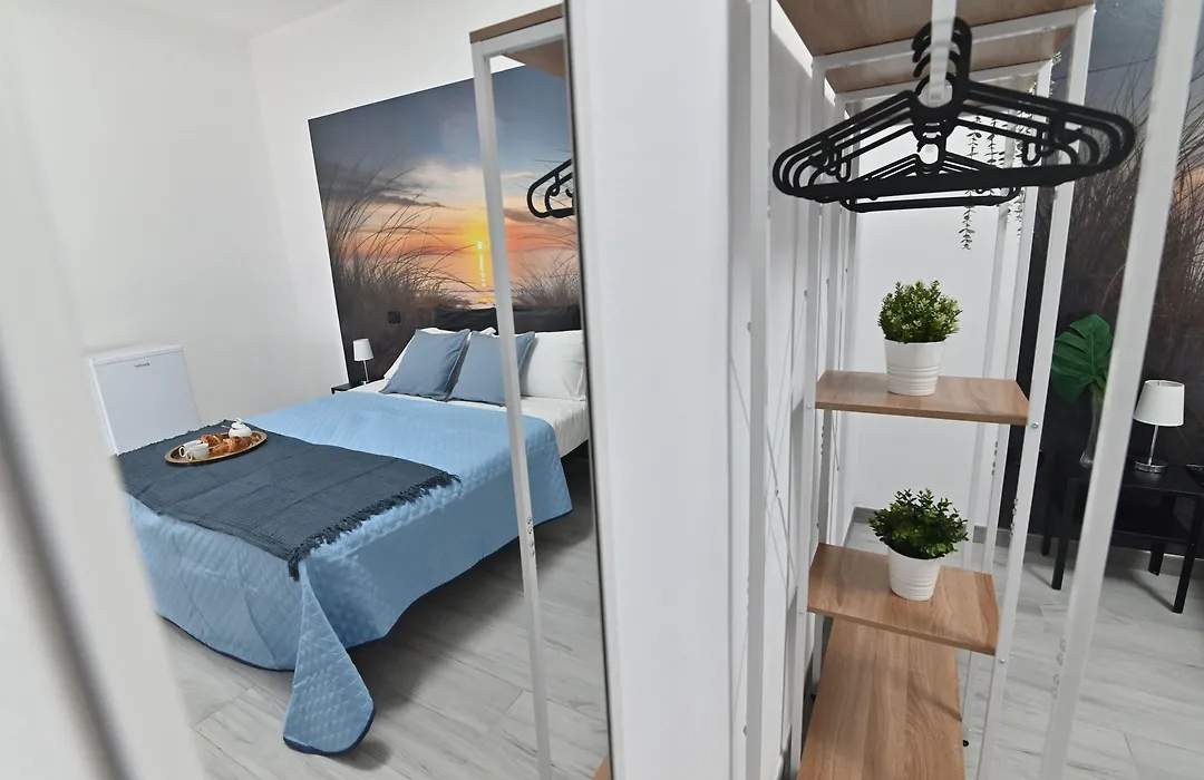 Izzhome Cozy Room-1